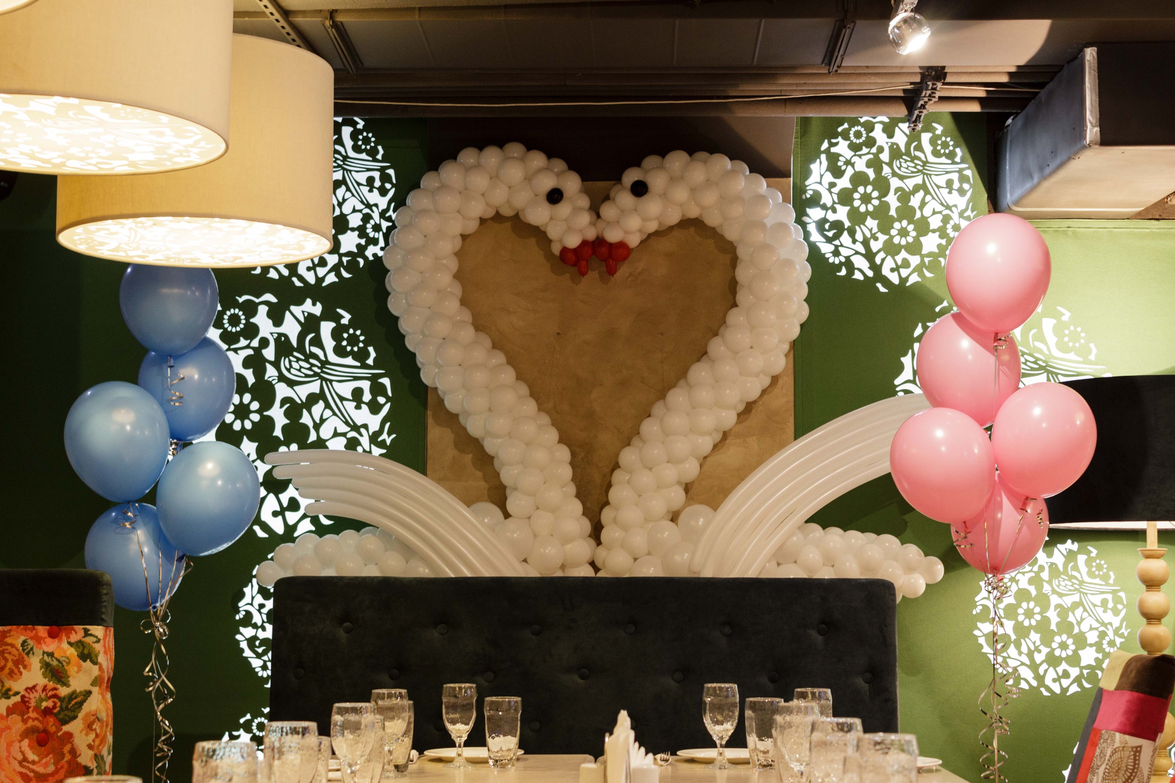 White Twisting Balloons - Long Balloons