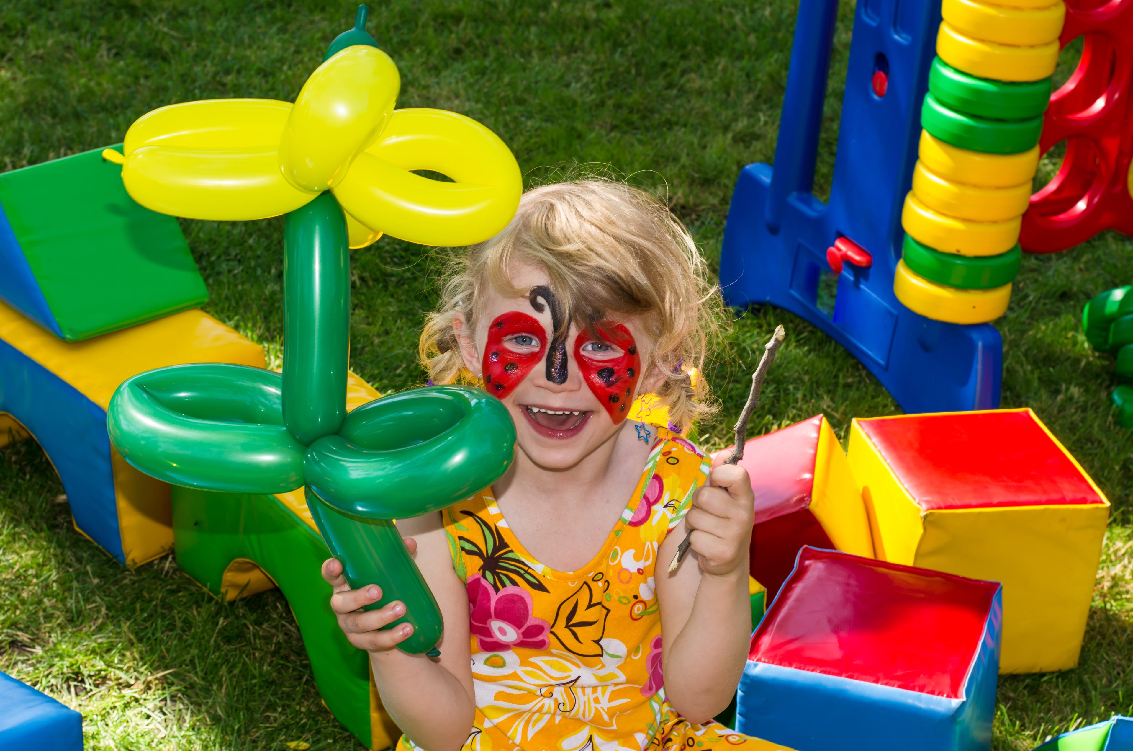 Pine Green Twisting Balloons - Long Balloons